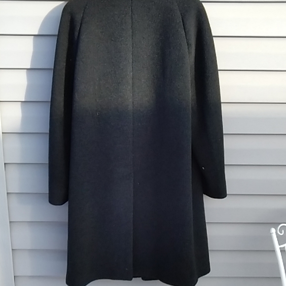 HOLT RENFREW 💯% Wool Overcoat - Picture 5 of 8
